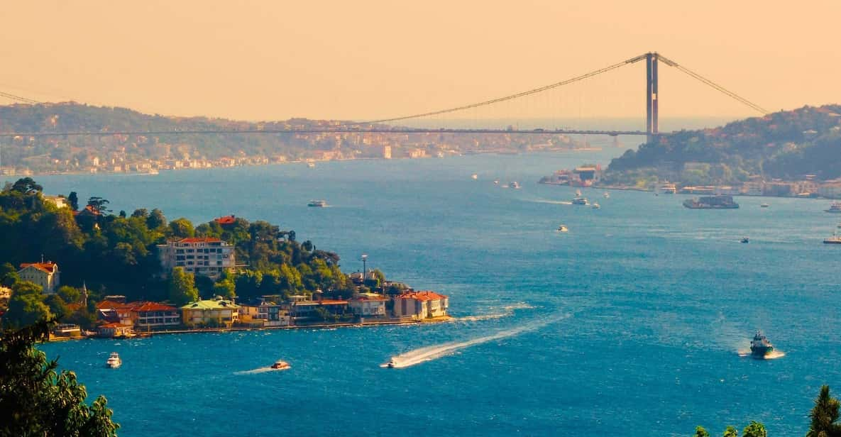 Istanbul: Bosphorus Strait and Black Sea Cruise With Lunch - Itinerary Highlights