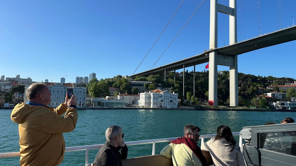 Istanbul: Daytime or Sunset Sightseeing Cruise & Audio Guide - Key Points