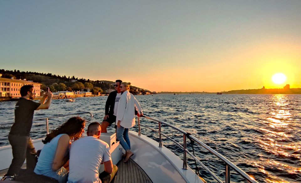 Istanbul: Old City Tour and Luxury Sunset Bosphorus Cruise - Key Points