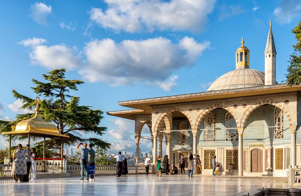 Istanbul: Topkapi Palace and Harem Guided Tour With Tickets - Key Points