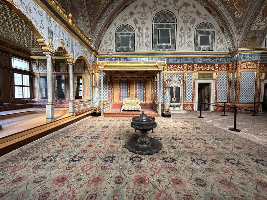 Istanbul: Topkapi Palace & Harem Museum Ticket & Audio Guide - Key Points