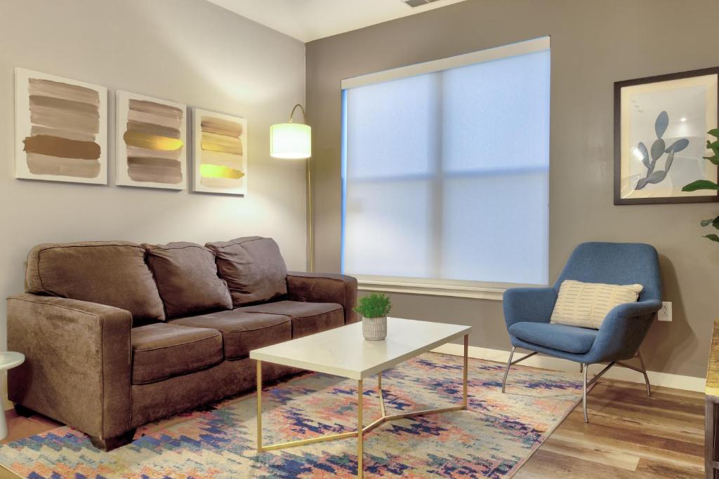 Kasa Forest Park St Louis Review Travel Buddies