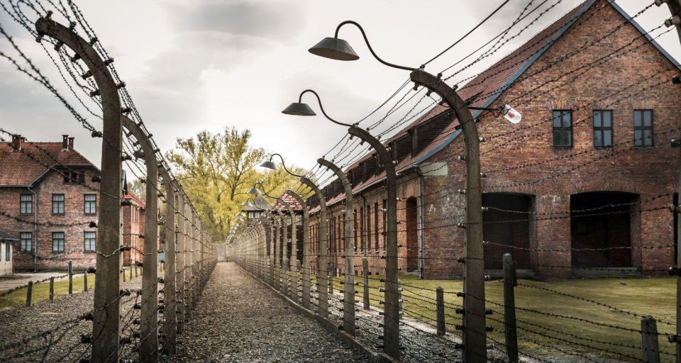 Katowice: Private Tour to Auschwitz Birkenau - Good To Know