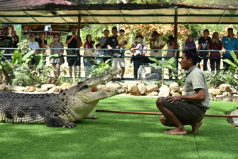 Kedah: Crocodile Adventureland Langkawi Admission Ticket - Location and Hours