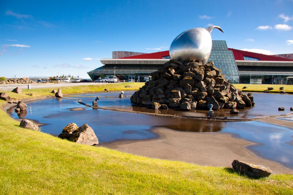 Keflavik Cultural & Coastal Stroll Walking Tour - Key Points