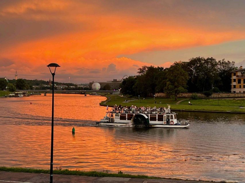 Krakow: 1-Hour Evening Vistula River Cruise - Good To Know