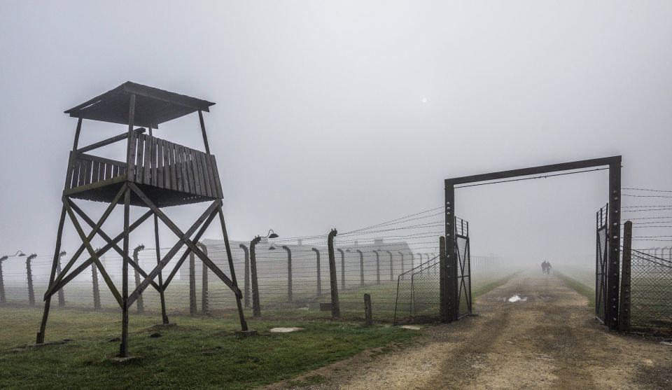 Krakow: Auschwitz-Birkenau Guided Tour & Holocaust Movie - Good To Know