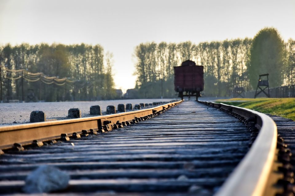 Kraków: Auschwitz-Birkenau & Salt Mine Full-Day Guided Tour - Good To Know