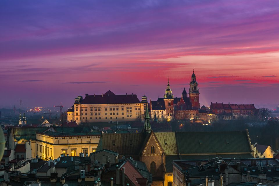 Krakow: Evening Walking Tour With Spooky Stories - Good To Know