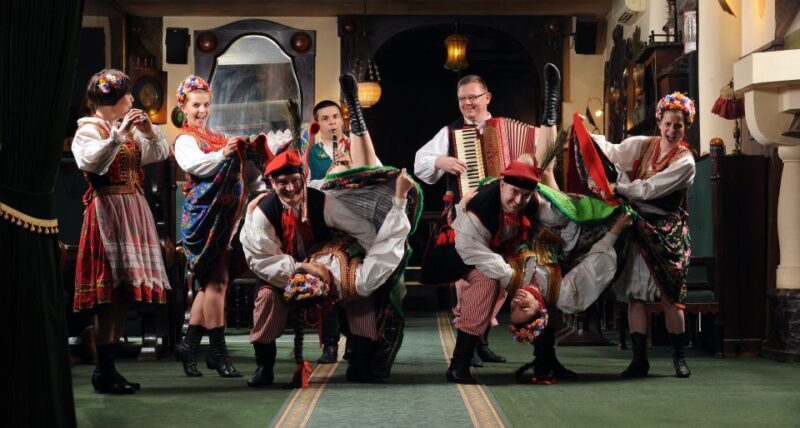 Krakow: Folk Show & 3-Course Dinner at Jama Michalika Café - Good To Know