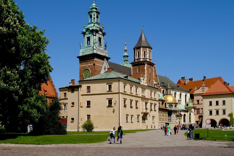 Krakow: Old Town Golf Cart Walk and Wawel Castle Guided Tour - Good To Know