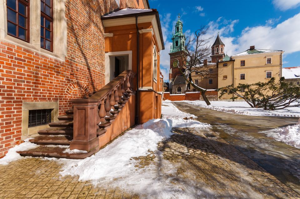 Krakow: Wawel Castle and Cathedral Guided Tour - Good To Know