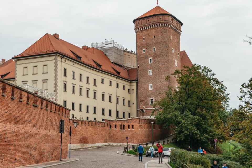 Krakow: Wawel Royal Hill With Optional Castle and Cathedral - Good To Know