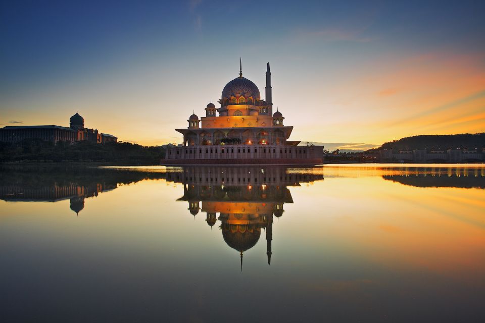 Kuala Lumpur, Putrajaya & Batu Caves Private Tour - Key Points