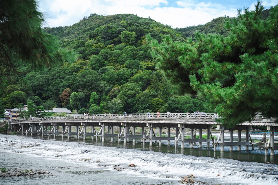 Kyoto: Arashiyama Walking Tour With Local Guide - Key Points