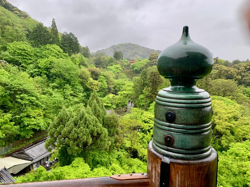 Kyoto: Gion District Walking With an Expert Local Tour Guide - Key Points