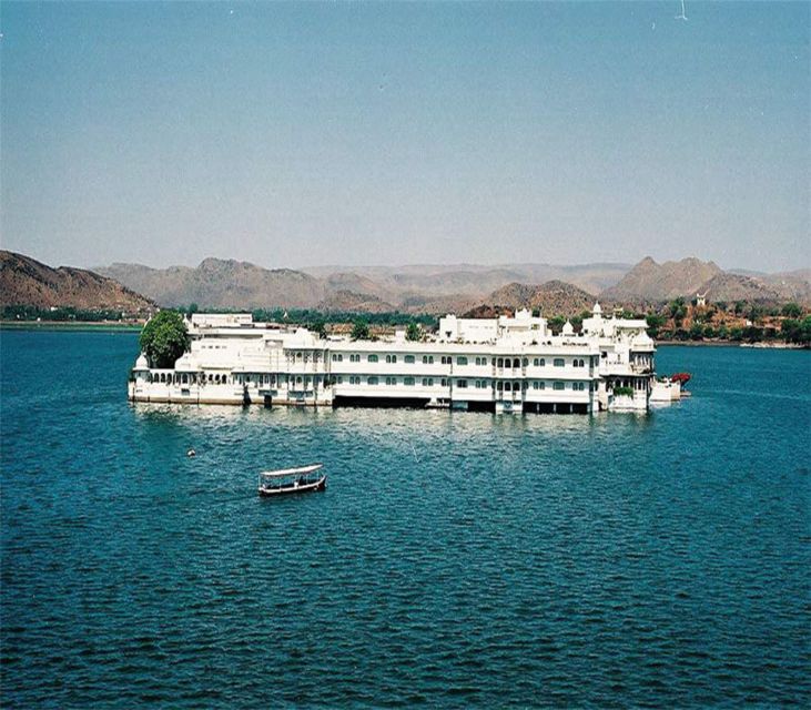 Lake Pichola: Evening Boat Ride With Private Transfers - Key Points