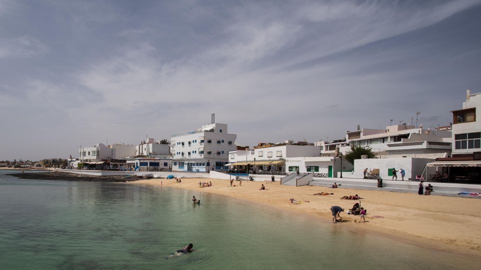 Lanzarote: Fuerteventura Return Ferry Ticket With Bus - Key Points