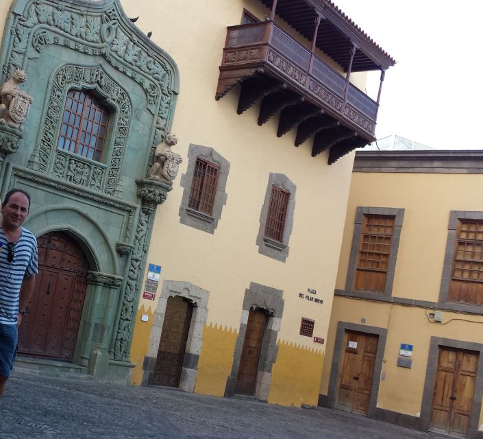 Las Palmas: Private Old City Guided Walking Tour With Tapas - Key Points