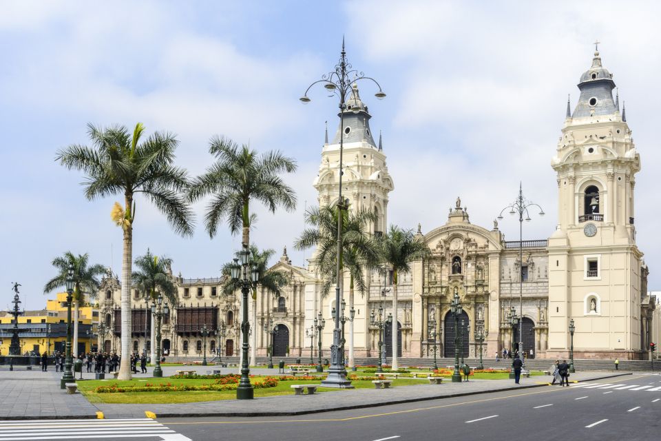 Lima: Flavors and Tradition Walking Tour With Food Tasting - Key Points