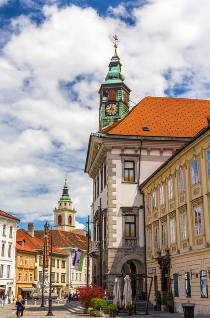 Ljubljana: 2.5h Walking Tour With Local Guide - Key Locations Explored