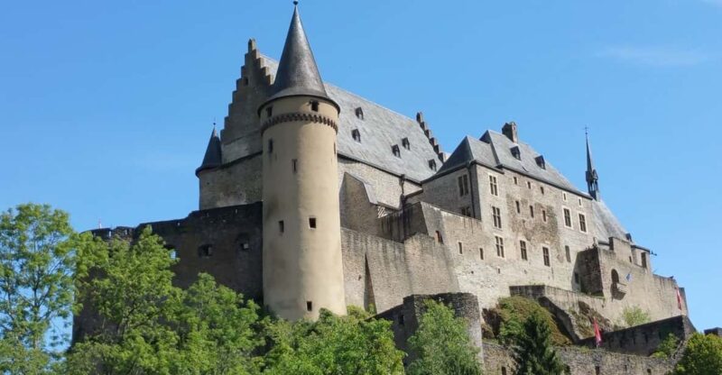 Luxembourg: First Discovery Walk and Reading Walking Tour - Key Points