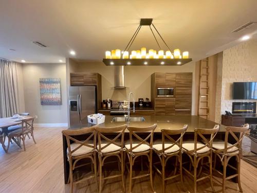 Luxury Home 7 Min Disney 3BR4BA - Hot Tub - Property Overview