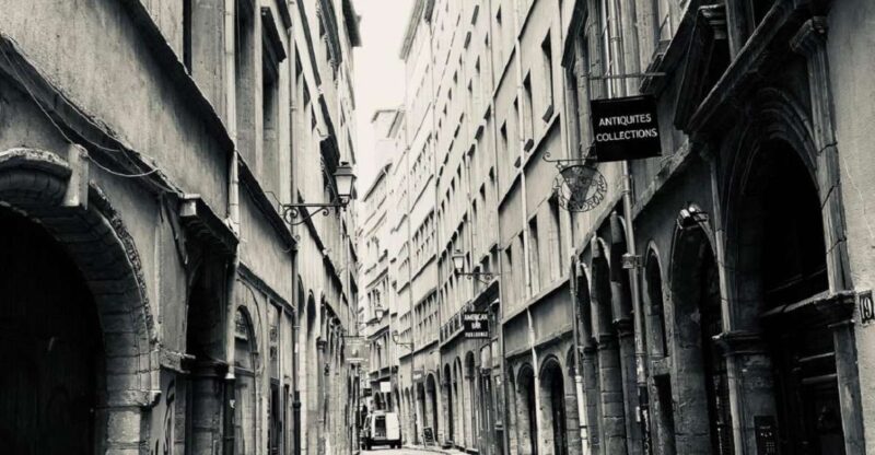 Lyon: Private Walking Tour of Lyons Traboules - Key Points