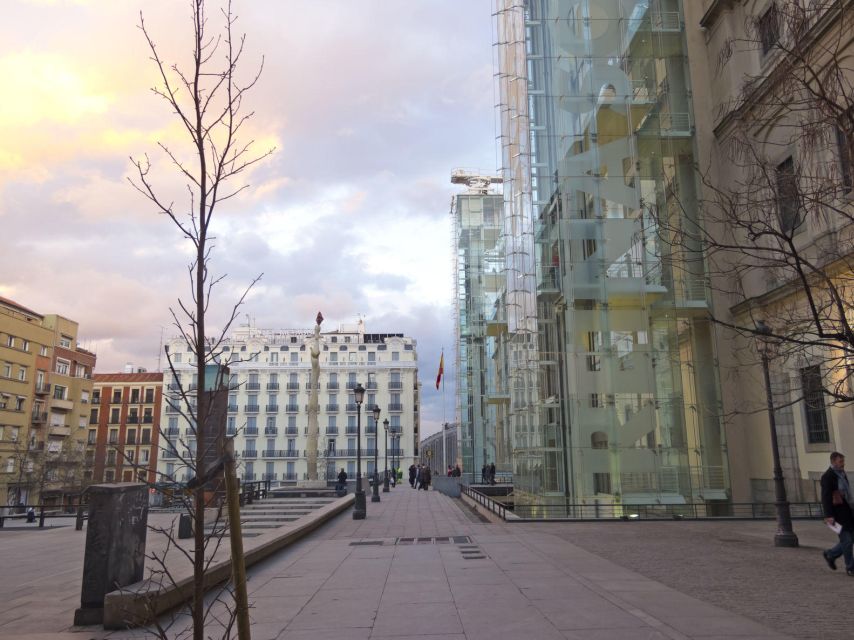 Madrid: Guided Visit to Reina Sofia Museum- SMALL GROUP - Key Points