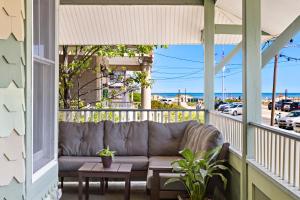 Majestic Hotel - Location Details