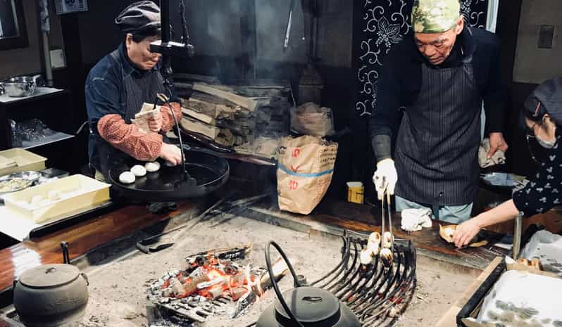 Make Oyaki Dumplings & Walk Around Zenkoji Temple in Nagano - Overview of Oyaki Dumplings