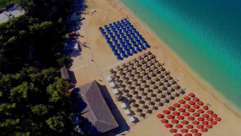 Makris Gialos: Relaxing Beach Stop - Beach Features