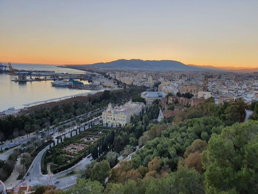 Málaga: Private Personalized Walking Tour - Key Points