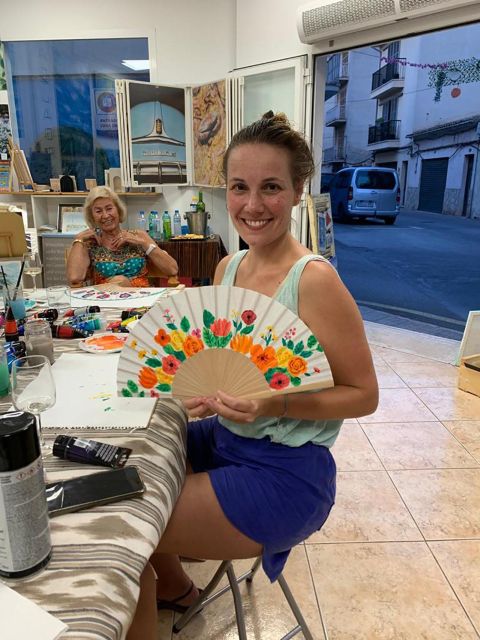 Mallorca/Porto Cristo: Design Your Own Spanish Hand Fan - Key Points