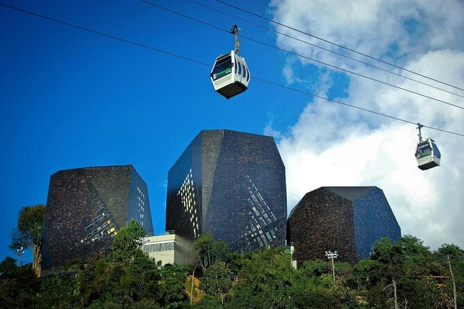 Medellin City Walking Tour Plus Metro Cable Cars - Good To Know