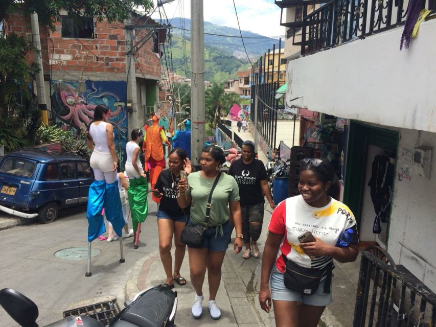 Medellin: Comuna 13 and Social Innovation Tour - Key Points