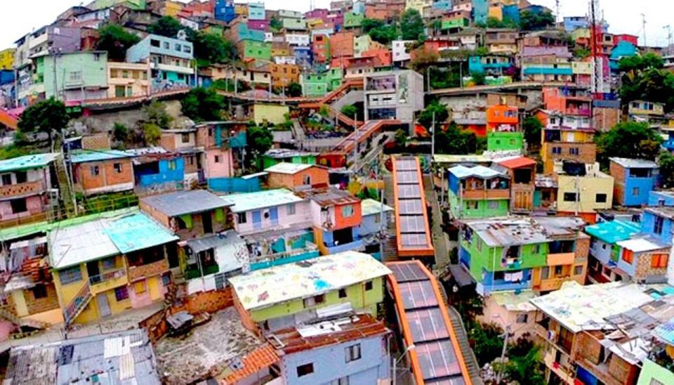 Medellin: Graffiti Tour Comuna 13 - Key Points