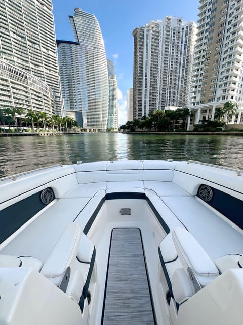 Miami: Private 29' SeaRay SDX Coastal Highlights Boat Tour - Key Points