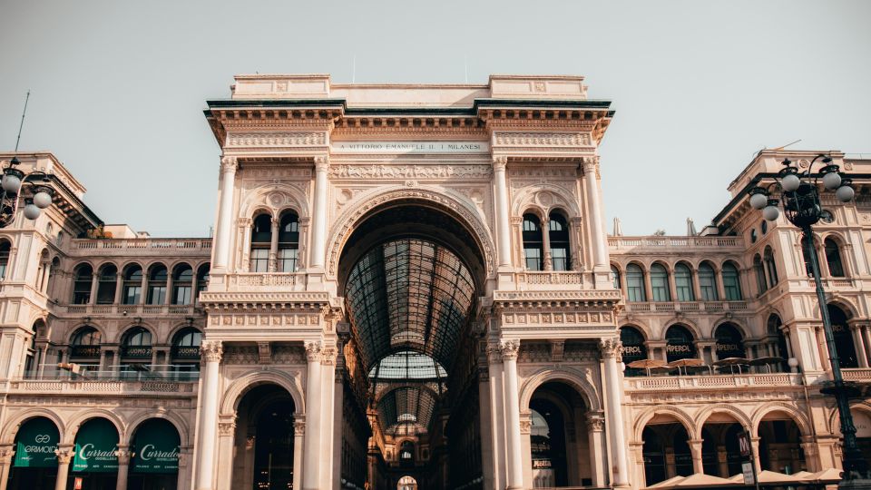 Milan: City Highlights Self-Guided Tour in One Walk - Key Points