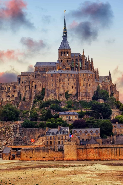 Mont Saint Michel Private VIP Tour With Champagne From Paris - Key Points