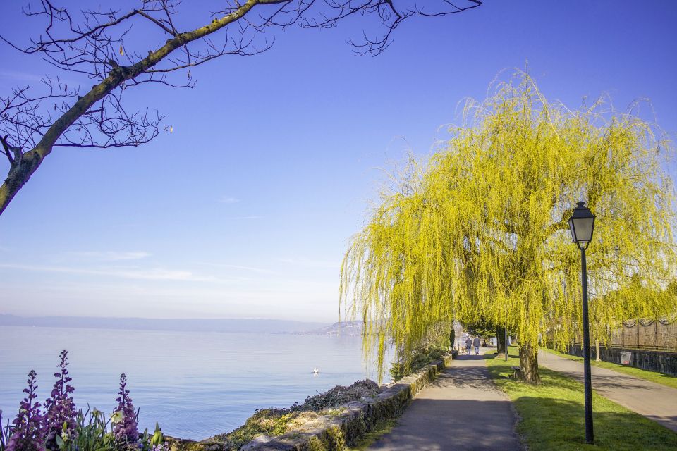 Montreux: Express Walk With a Local in 60 Minutes - Good To Know