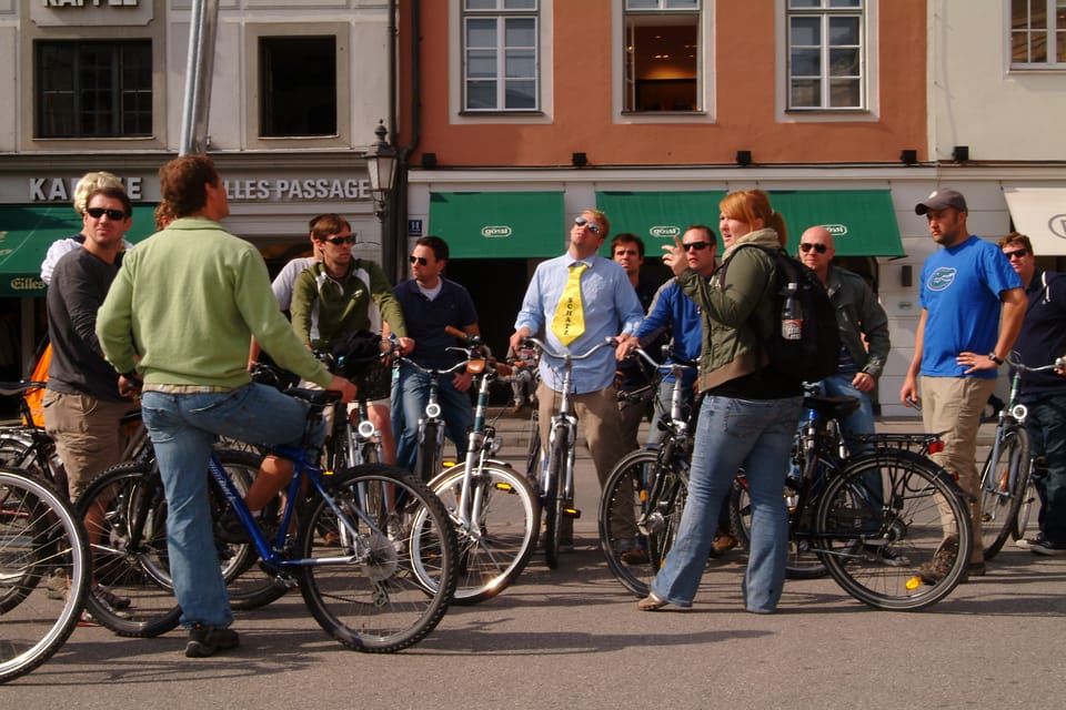 Munich: Evening Bike Tour With Beer Garden Visits - Key Points