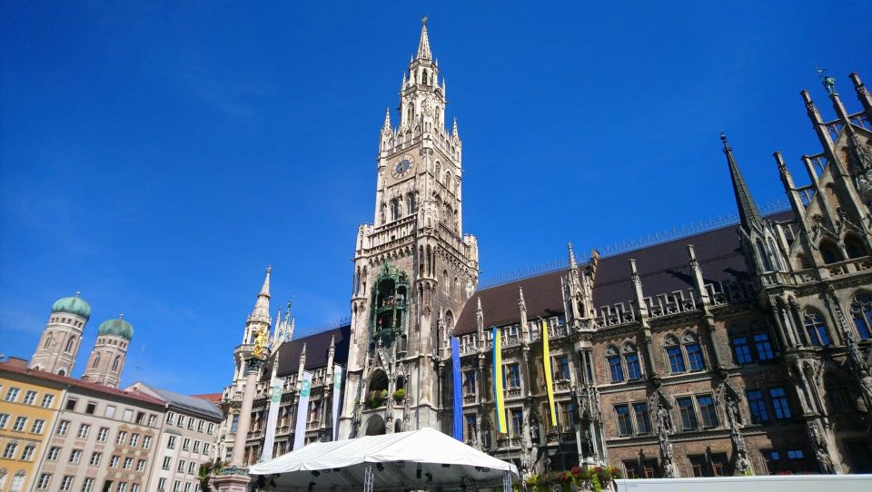 Munich: Old Town Guided Walking Tour With Lunch Stop - Key Points