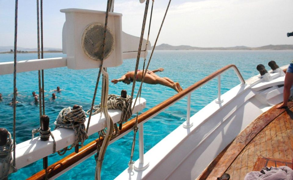 Mykonos: Sunset Party Boat Cruise With 1 Drink - Key Points