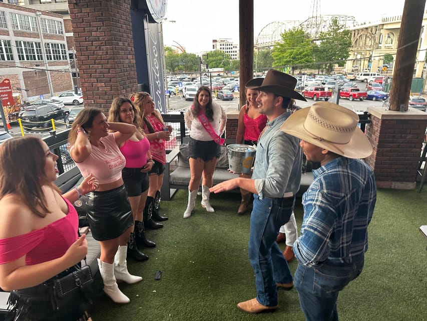 Nashville: Broadway Boyfriends Bar Crawl - Key Points