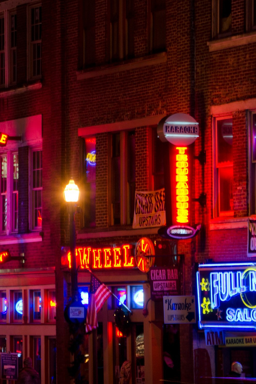 Nashville: Music History and Moonshine Pub Crawl - Key Points