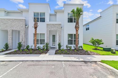 New Modern & Spacious Townhouse Near Disney - Accommodation Features