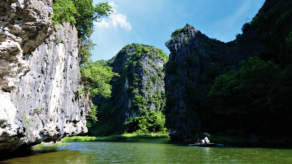 Ninh Binh Private Luxury 1 Day Tour: Tam Coc, Hoa Lu, Biking - Inclusions and Services