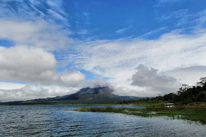 One-Way Transfer From La Fortuna to Monteverde Through Arenal Lake - Overview of the Transfer Service