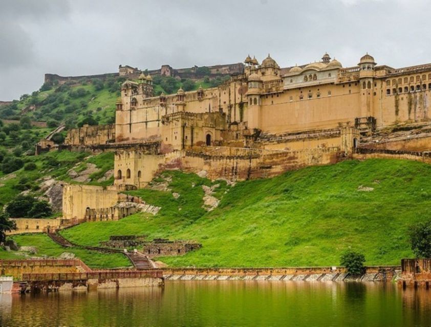 One Way Transfer From Udaipur To Jaipur - Key Points